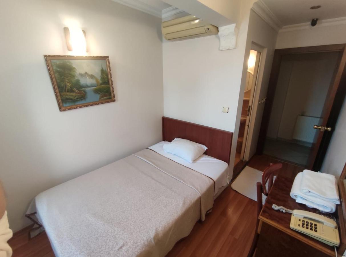 Hotel Nayla อิสตันบูล ภายนอก รูปภาพ